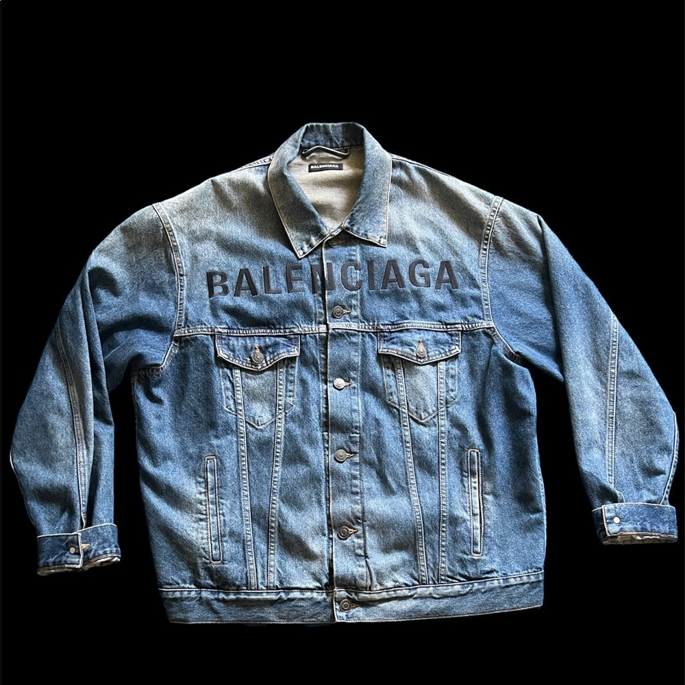 Balenciaga embroidered logo denim jacket UPDATED PICS AND VIDEO! BOTTOM PRICE🗣